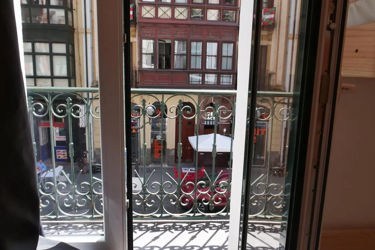 Guitar Hostel Bilbao
